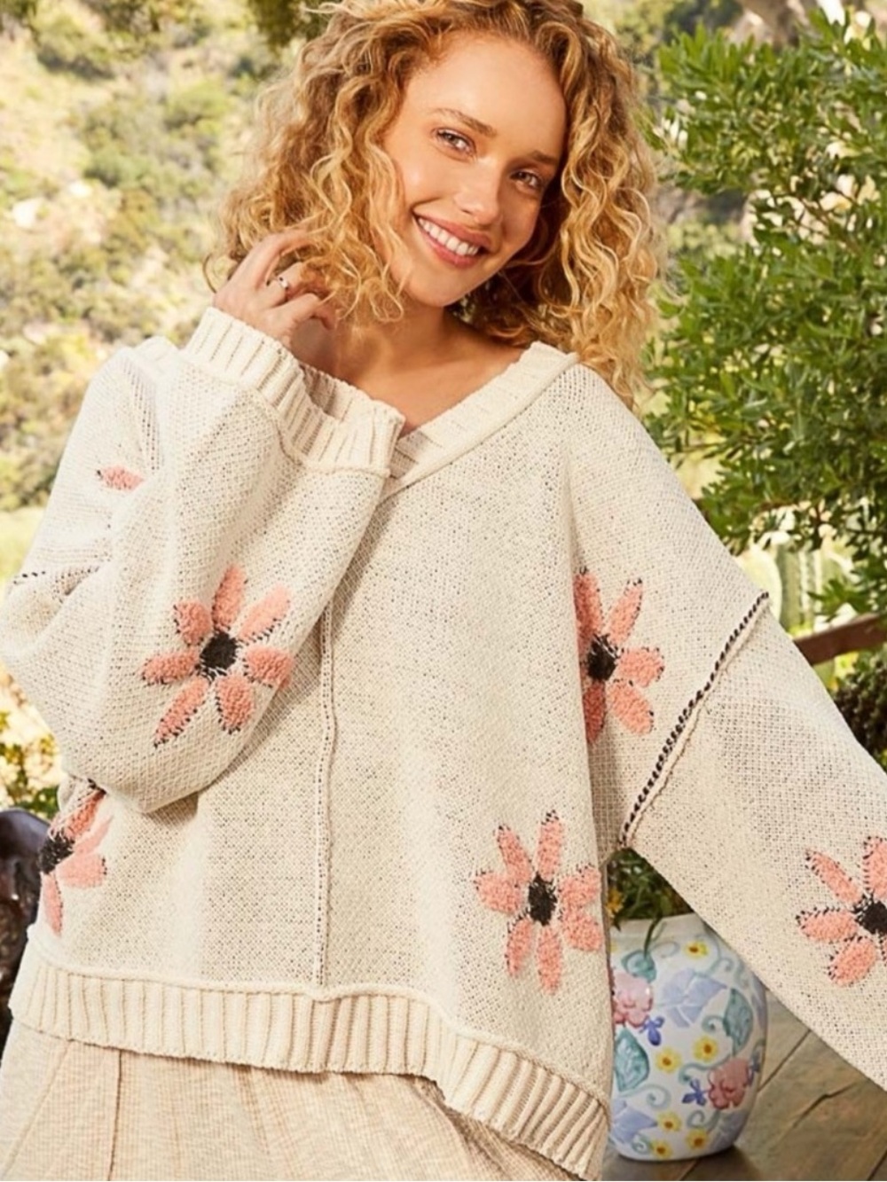 POL Oversized V- Neck Floral Embroidered Boho Sweater Size Small
